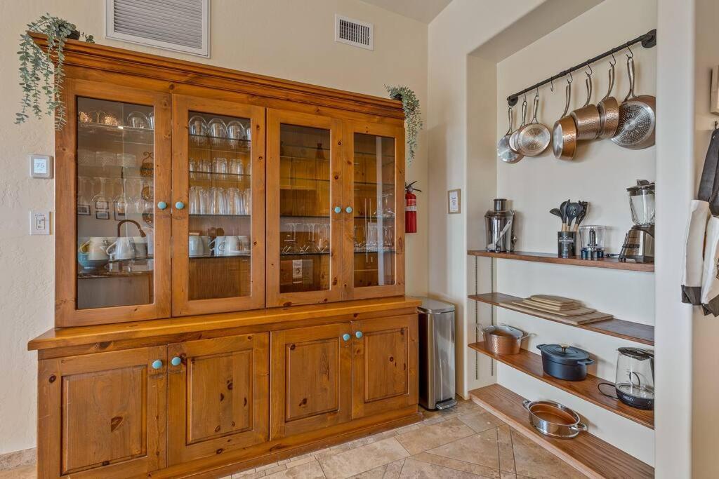Close To Fresh Creek! Sleeps 12 ~ Amazing Views W/Serene Open Space ~ Hot Tub + Game Room ~ Trails Outside Sedona Exterior foto